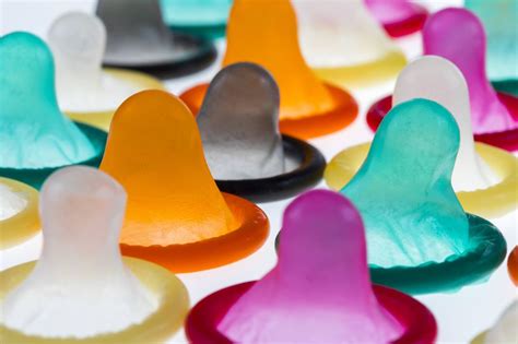 Blowjob ohne Kondom gegen Aufpreis Erotik Massage 
